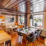 Hotel Hotel Pension Loewen Nahe Feldkirch - Guenstige Zimmer Fuer Urlauber, Firmen Und Monteure